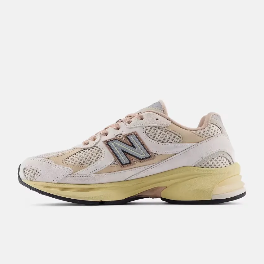 23 июля поступят в продажу кроссовки New Balance 2010 в летней расцветке «Linen Desert Clay»