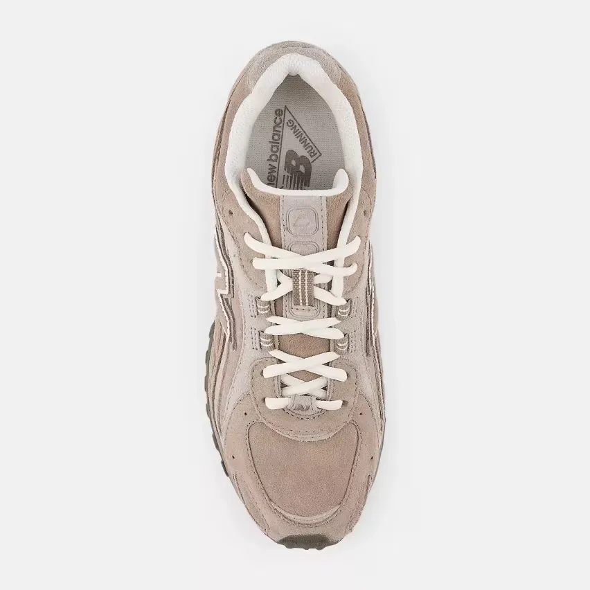 New Balance выпускает новые кроссовки 204L в двух чистых расцветках