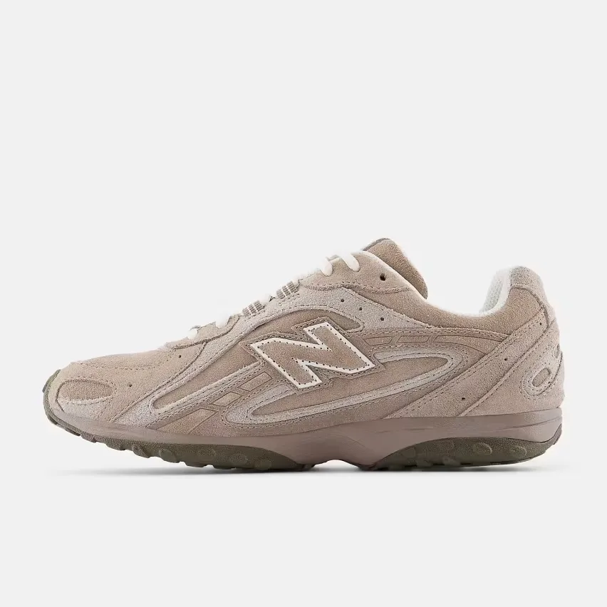 New Balance выпускает новые кроссовки 204L в двух чистых расцветках