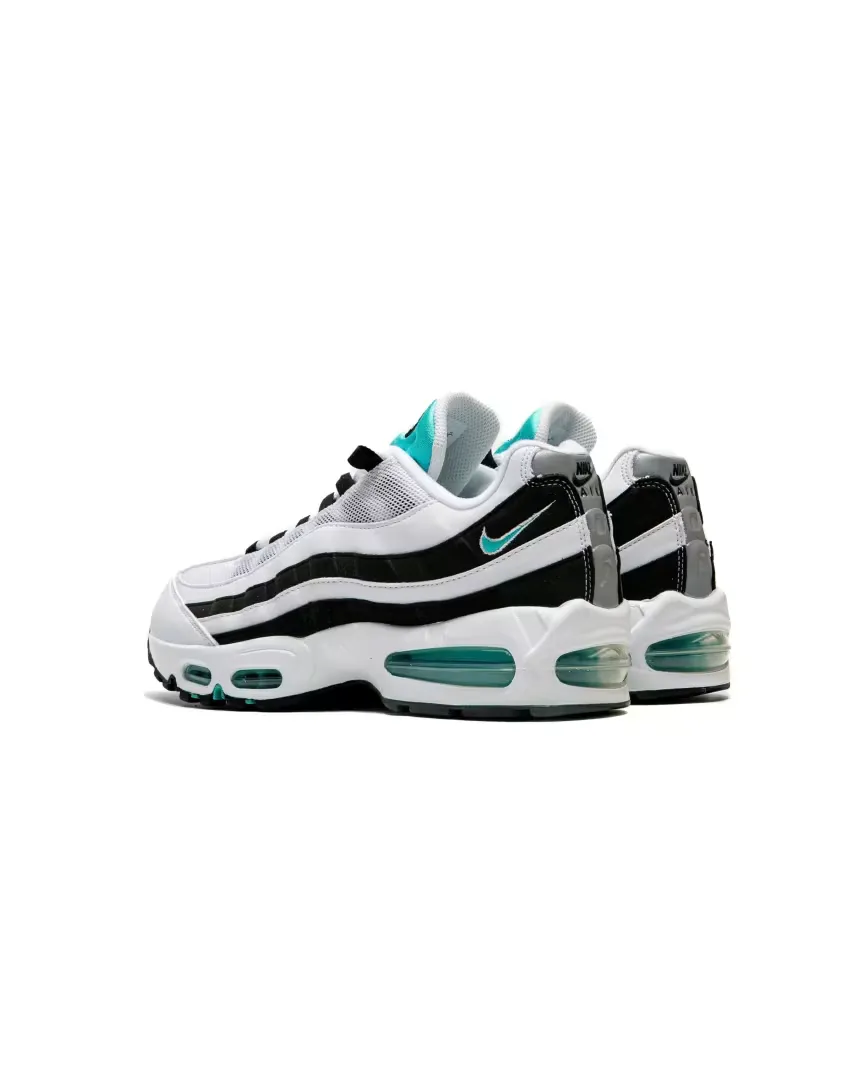 11 июля, в пятницу, в продажу поступят кроссовки Nike Air Max 95 OG «Black Border»