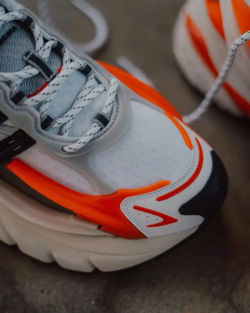 23 августа 2025 года в продажу поступит эффектная модель Pharrell x adidas Adistar Jellyfish «Virginia Orange»