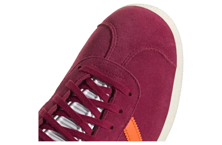 Специальная версия кроссовок Gazelle от Adidas и AS Roma