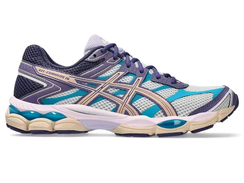 Сегодня, 15 августа, забирайте Asics Gel-Cumulus 16 в цветах «Cream Ivory» и «Bisque»