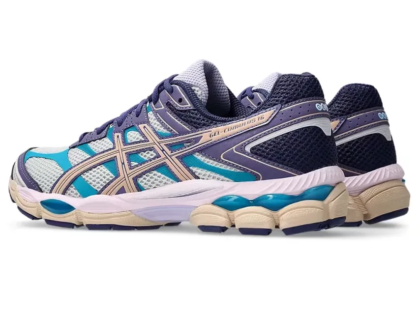 Сегодня, 15 августа, забирайте Asics Gel-Cumulus 16 в цветах «Cream Ivory» и «Bisque»