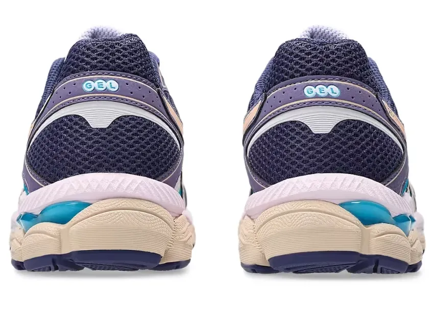 Сегодня, 15 августа, забирайте Asics Gel-Cumulus 16 в цветах «Cream Ivory» и «Bisque»