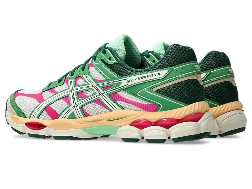 Сегодня, 15 августа, забирайте Asics Gel-Cumulus 16 в цветах «Cream Ivory» и «Bisque»
