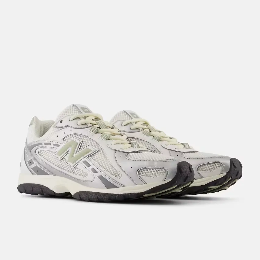 В понедельник, 1 сентября, New Balance запускает серию 204L «Silver Metallic»