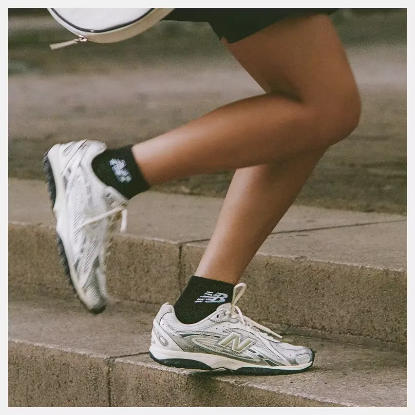 В понедельник, 1 сентября, New Balance запускает серию 204L «Silver Metallic»