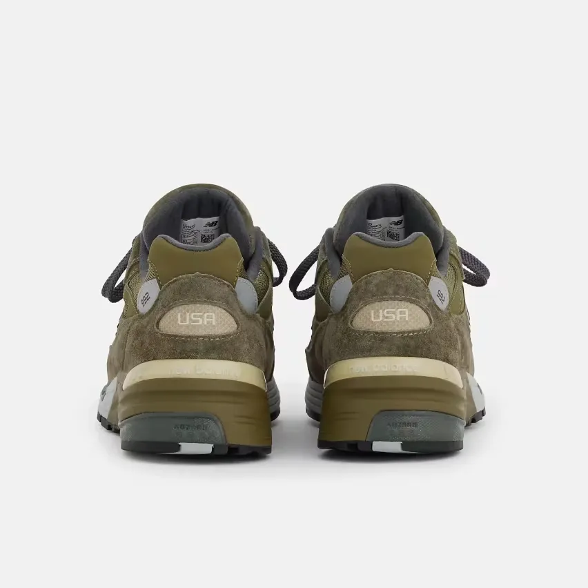 28 августа New Balance выпускает модель 992 Made in USA в цвете «Dark Camo»