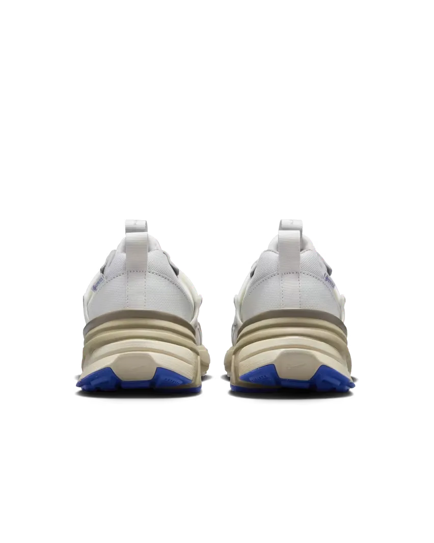 Кроссовки Nike Gore-Tex V2K Run в цветовой гамме "Light Iron Ore"