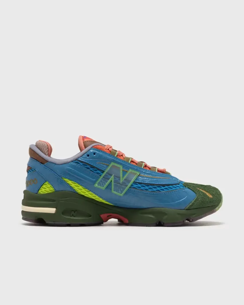 Салехе Бембери представляет новые кроссовки New Balance 1000 «Fog Be The Cloud»
