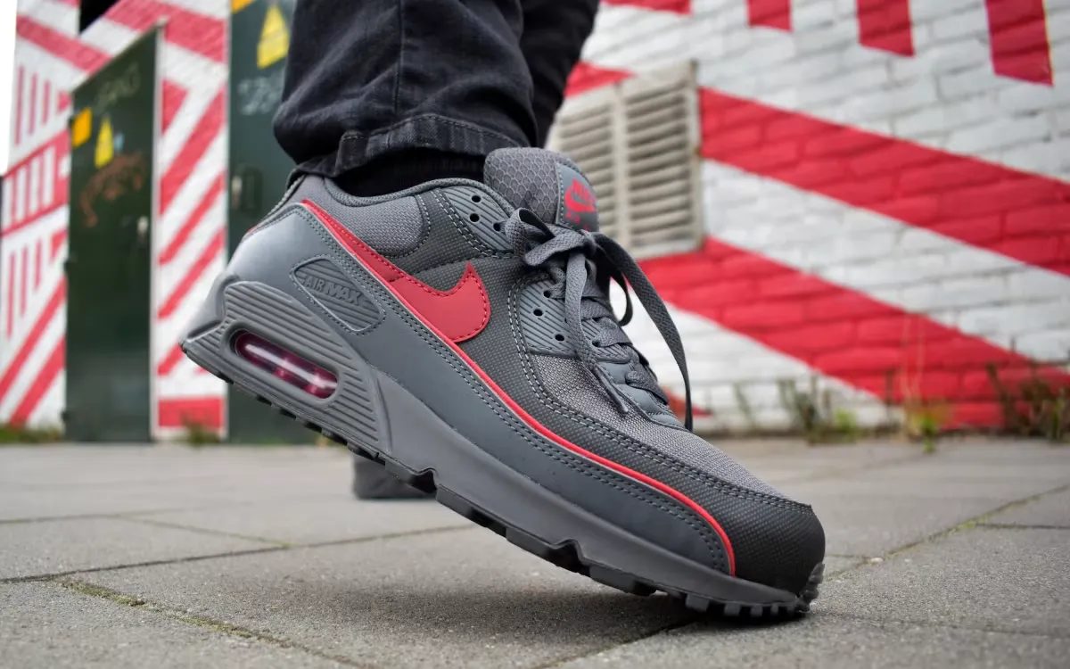 Nike Air Max 90 Premium «Iron Grey University Red»
