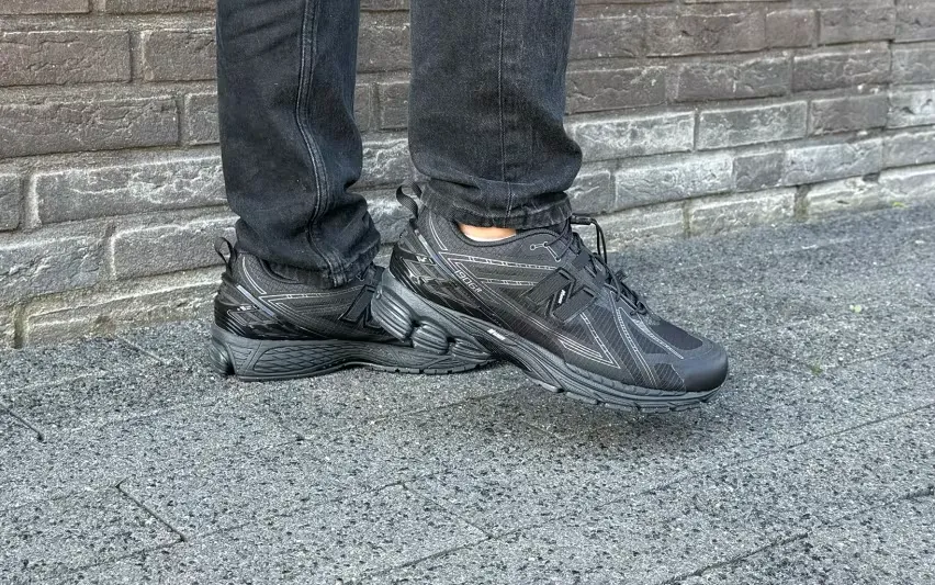 New Balance выпускает модель 1906R в цвете «Black Cement» в составе коллекции No Sew Pack