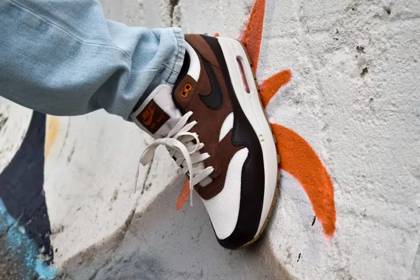 Осеннее настроение с кроссовками Nike Air Max 1 Essential «Brown Orange»