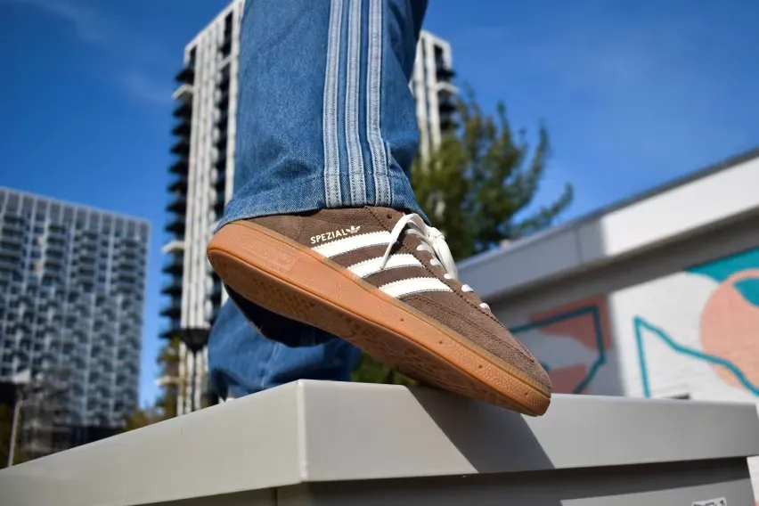 Носите кроссовки Adidas Handball Spezial «Earth Strata» всей семьёй!