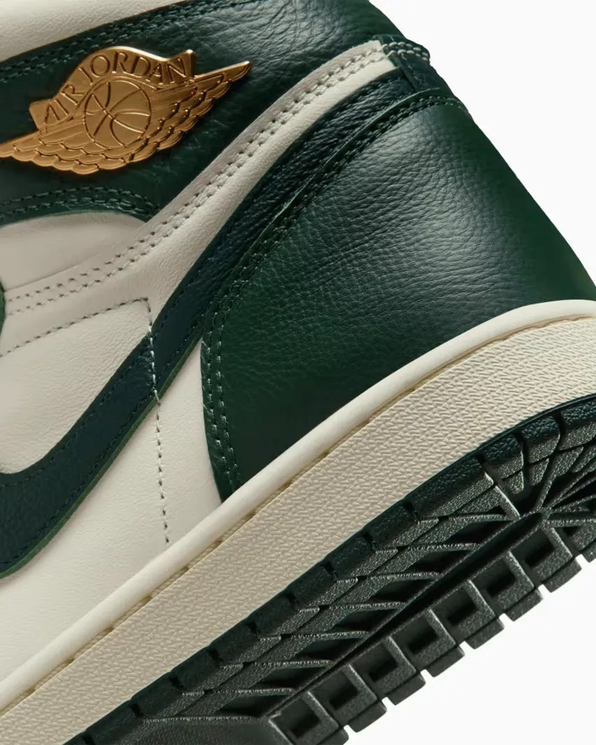 Дополните свой осенний образ кроссовками Air Jordan 1 Retro High OG «Pro Green»