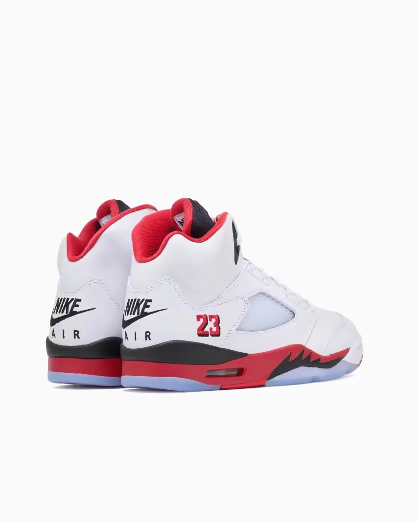13 сентября возвращаются легендарные Air Jordan 5 Retro OG «Fire Red» (Black Tongue)