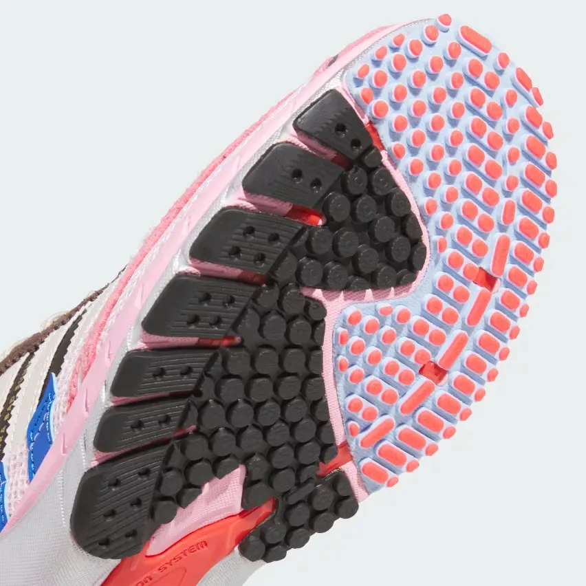 Bad Bunny придаёт кроссовкам adidas Adizero SL 72 новый облик «Clear Pink»
