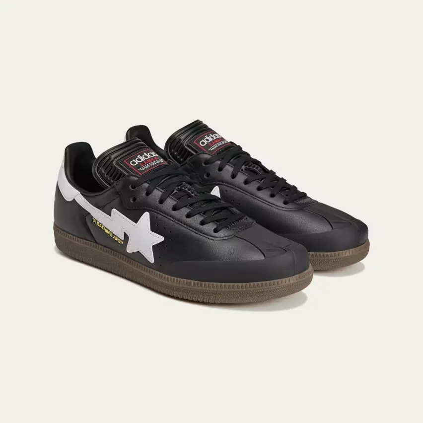 Завтра, 6 сентября, BAPE и adidas выпустят две новые модели Samba в цветах «Black» и «White»
