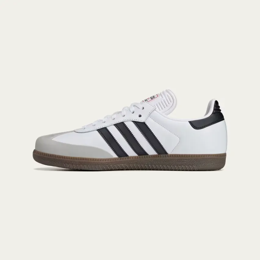 Завтра, 6 сентября, BAPE и adidas выпустят две новые модели Samba в цветах «Black» и «White»