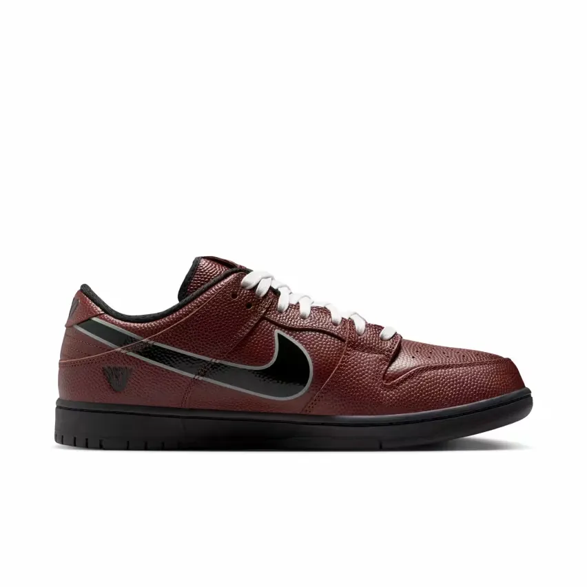 Кроссовки Limosine x Nike SB Dunk Low «Brown and Black» черпают вдохновение в американском футболе