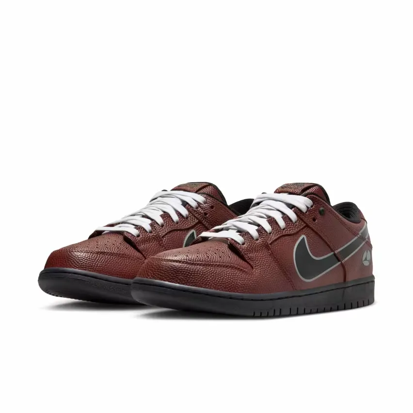 Кроссовки Limosine x Nike SB Dunk Low «Brown and Black» черпают вдохновение в американском футболе
