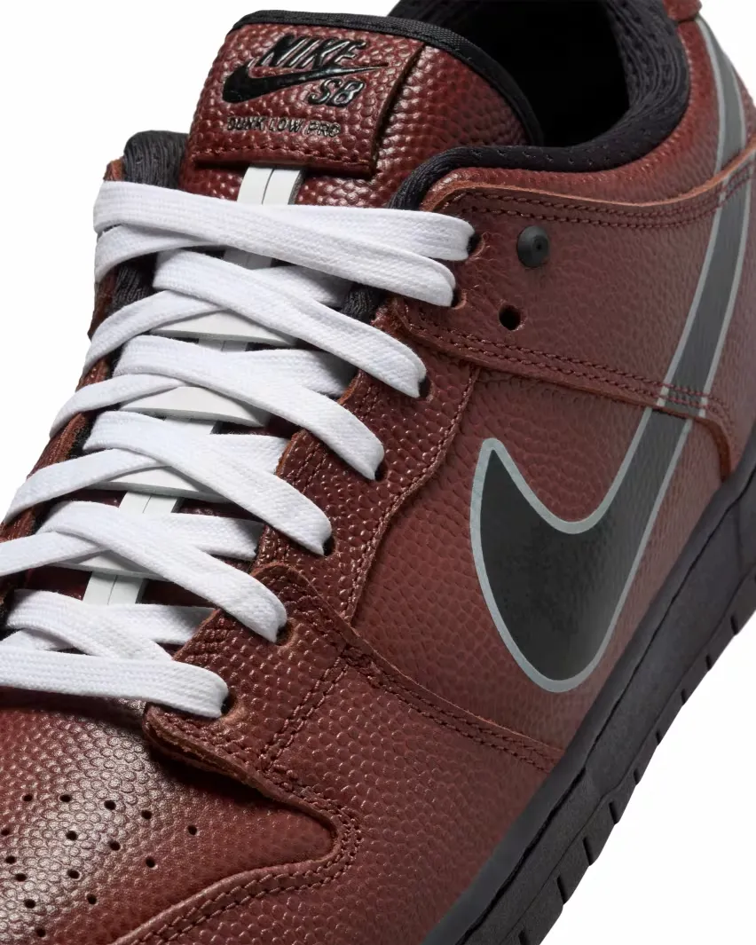 Кроссовки Limosine x Nike SB Dunk Low «Brown and Black» черпают вдохновение в американском футболе