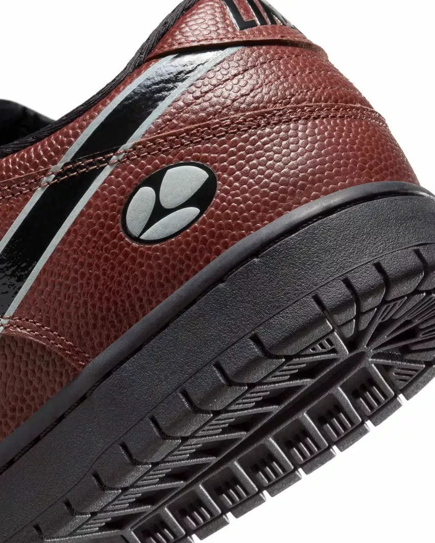 Кроссовки Limosine x Nike SB Dunk Low «Brown and Black» черпают вдохновение в американском футболе