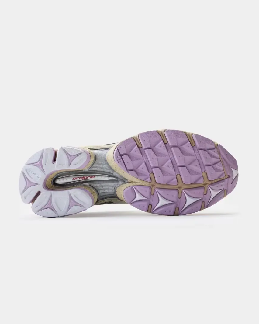 5 сентября Metagirl и Saucony запускают модель ProGrid Paramount «Daughter of the Moon»