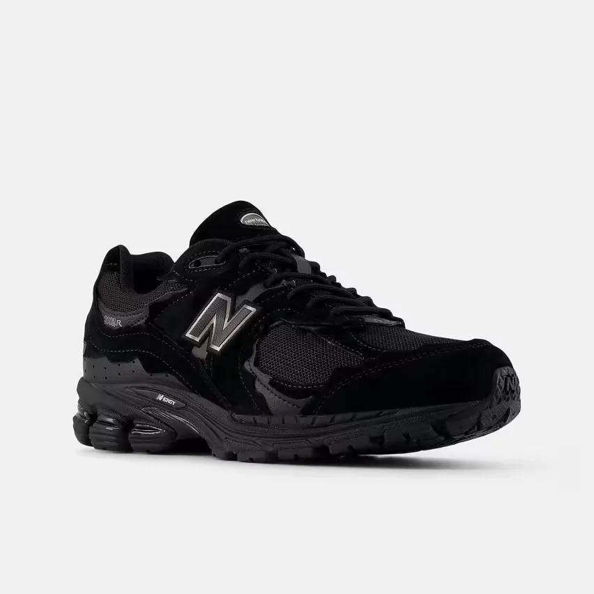 New Balance анонсирует трёхкомпонентный набор 2002DX Protection Pack с отделкой GORE-TEX