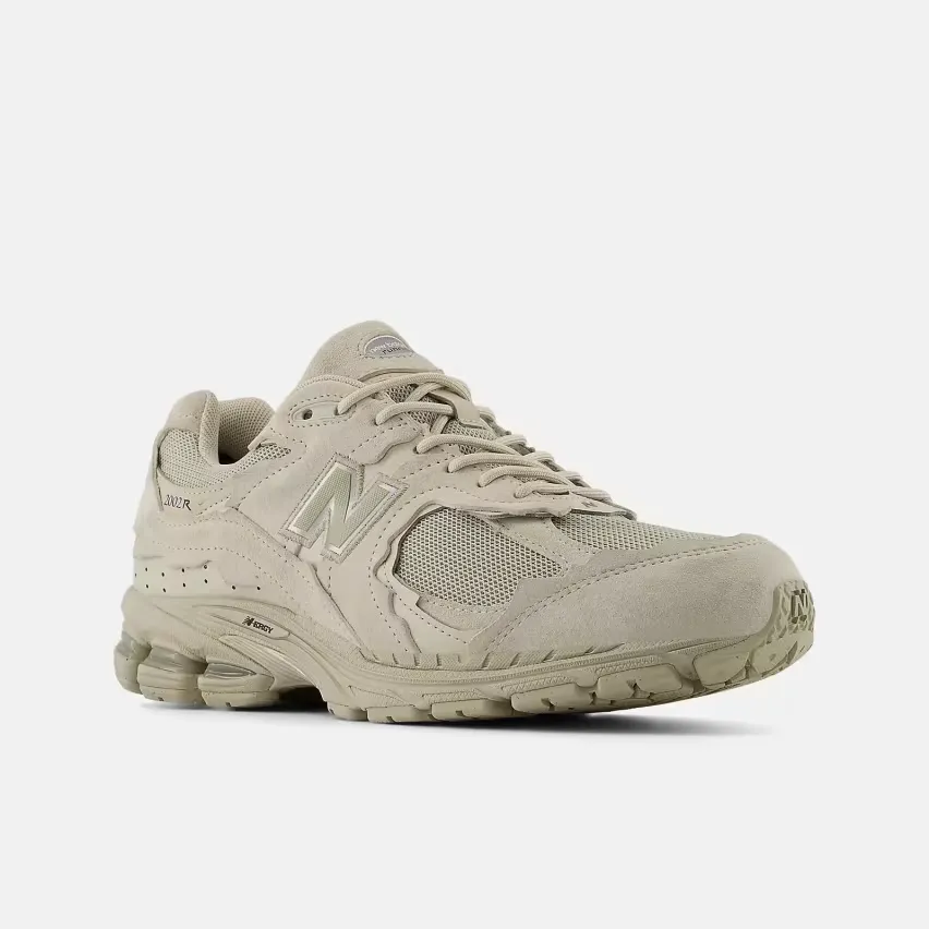 New Balance анонсирует трёхкомпонентный набор 2002DX Protection Pack с отделкой GORE-TEX