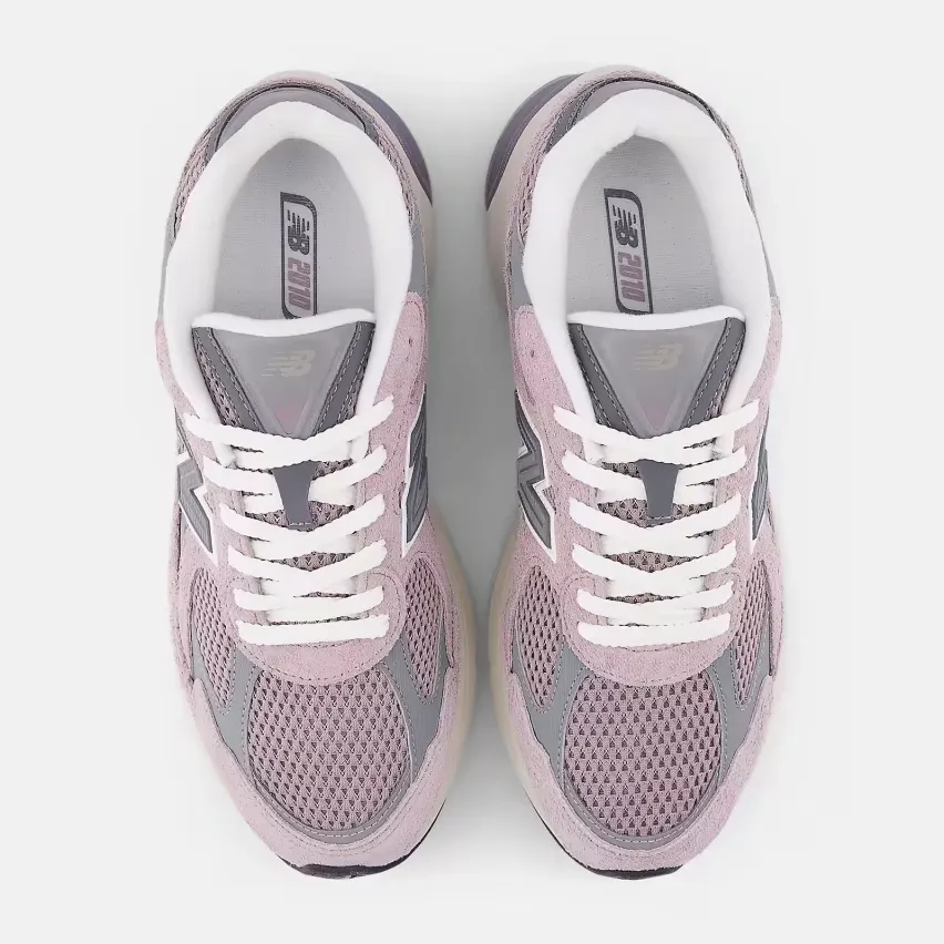 New Balance представляет две обновлённые модели 2010: «Ice Wine» и «Vintage Indigo»