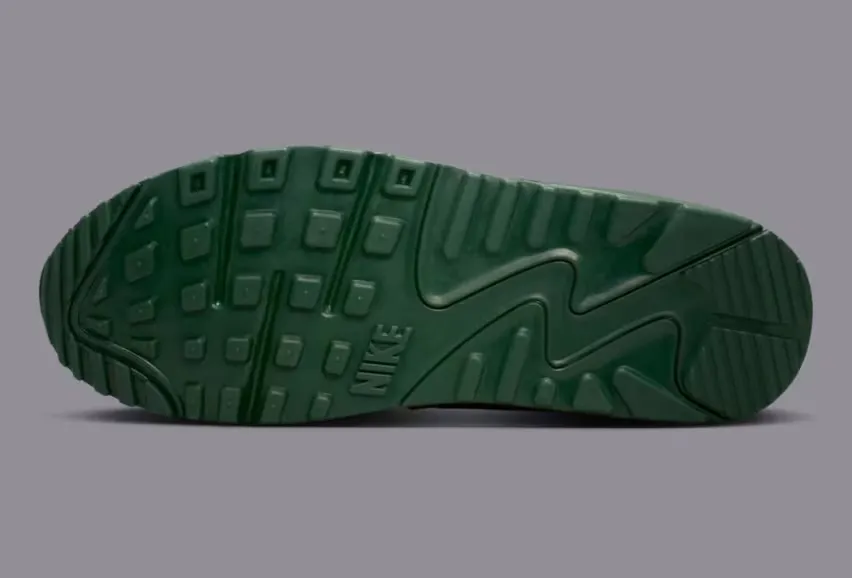 Прекрасный крокодиловый принт и осенние цвета объединились в модели Nike Air Max 90 «Fir Croc»