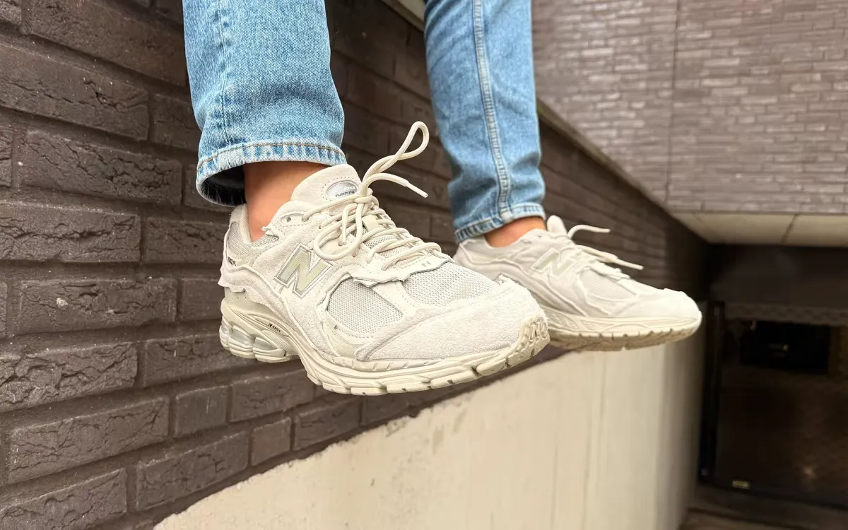 С моделью 2002DX «Shipyard» компания New Balance представляет лучший осенний цвет из коллекции Protection Pack GORE-TEX