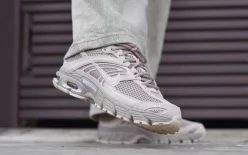 Nike Air Max Moto 2K «Silt Red»