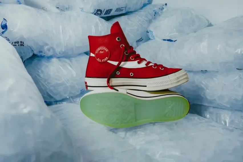 Coca-Cola и Converse представили модель Chuck 70 Leather «Racing Red»