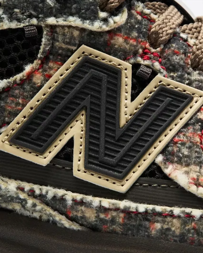 Джо Фрешгудс придал винтажный вид моделям New Balance ABZORB 2010 «Hand-Me-Downs» и «Bag Lady»