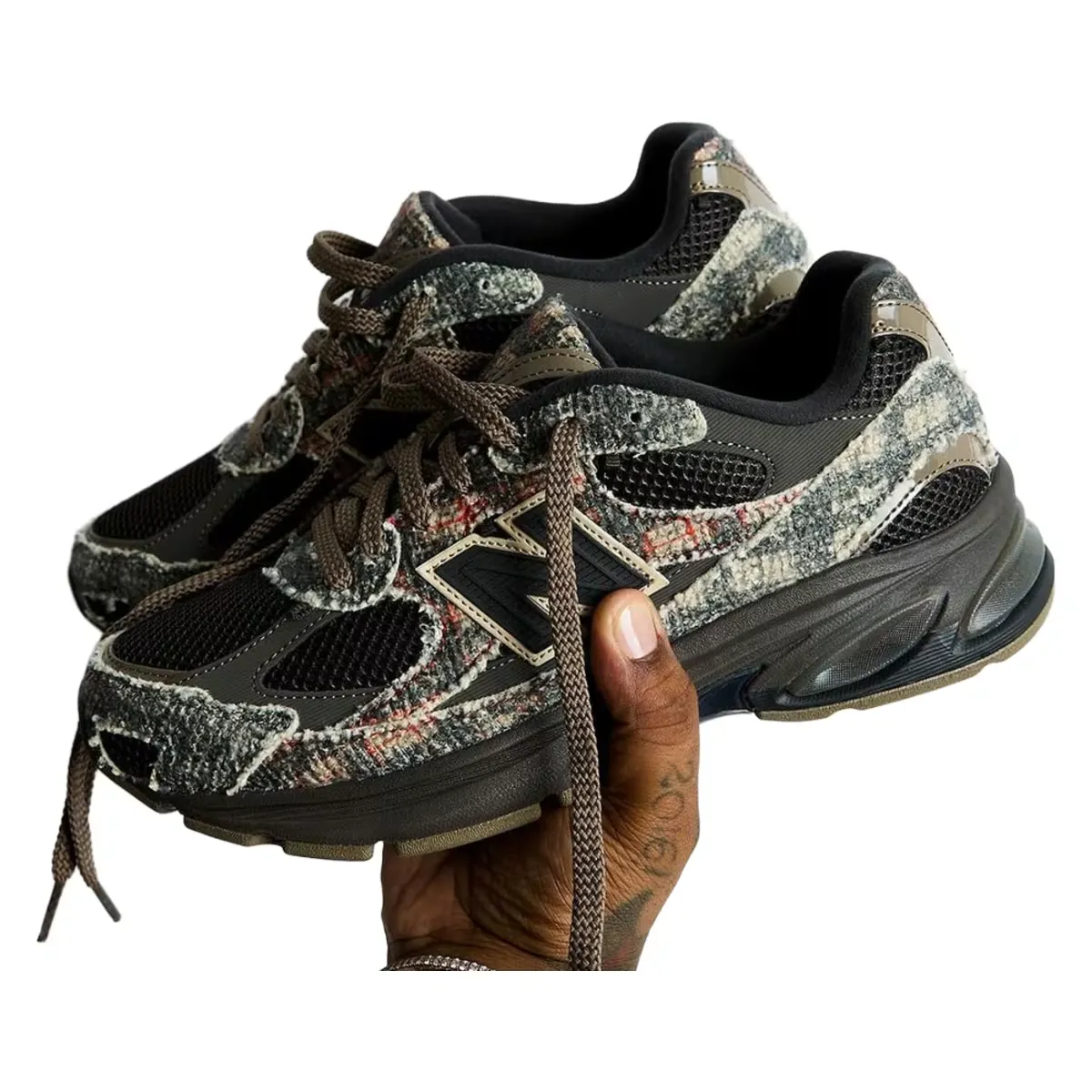 Джо Фрешгудс придал винтажный вид моделям New Balance ABZORB 2010 «Hand-Me-Downs» и «Bag Lady»