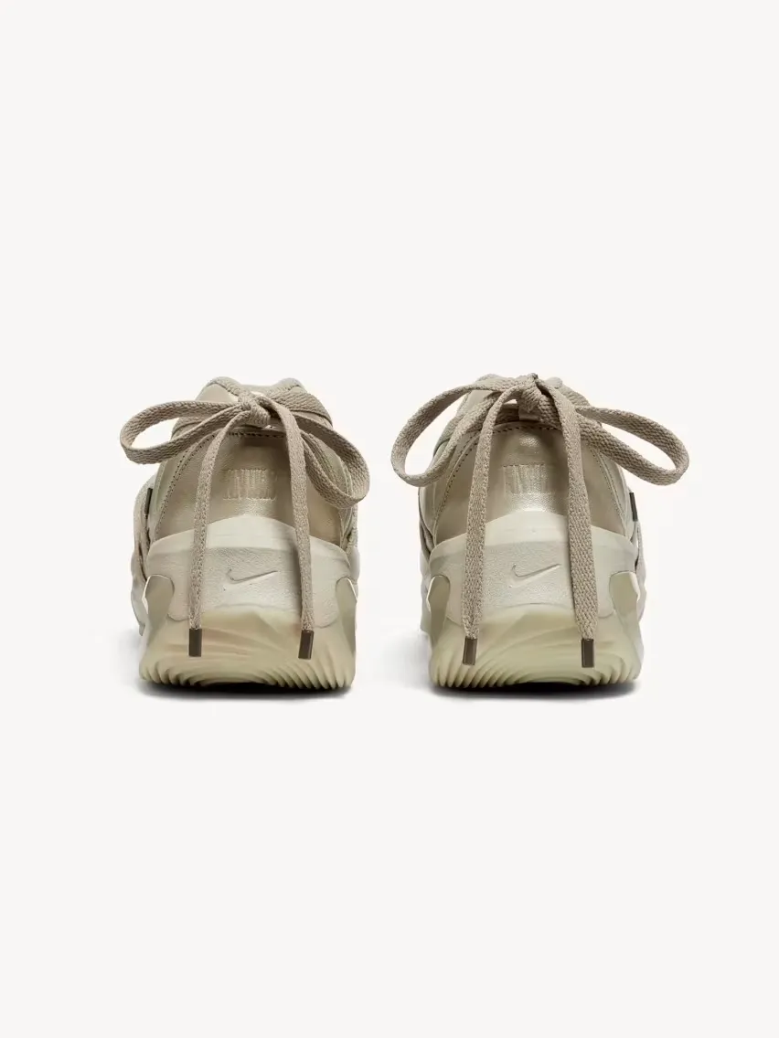 KNWLS представляет Nike Air Max Muse в футуристическом облике в трёх цветовых решениях