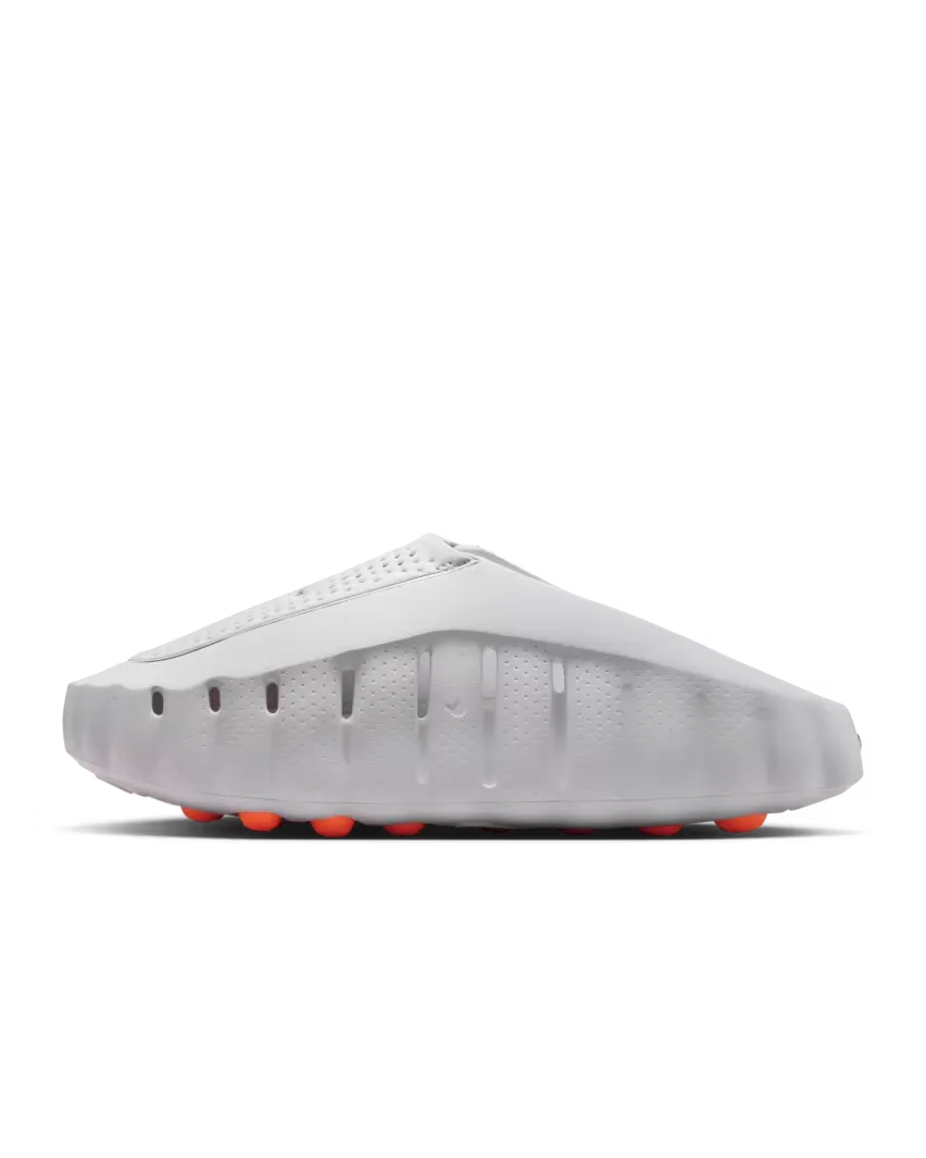 Nike сочетает комфорт и нейробиологию в новых мюлях Mind 001 и Mind 002