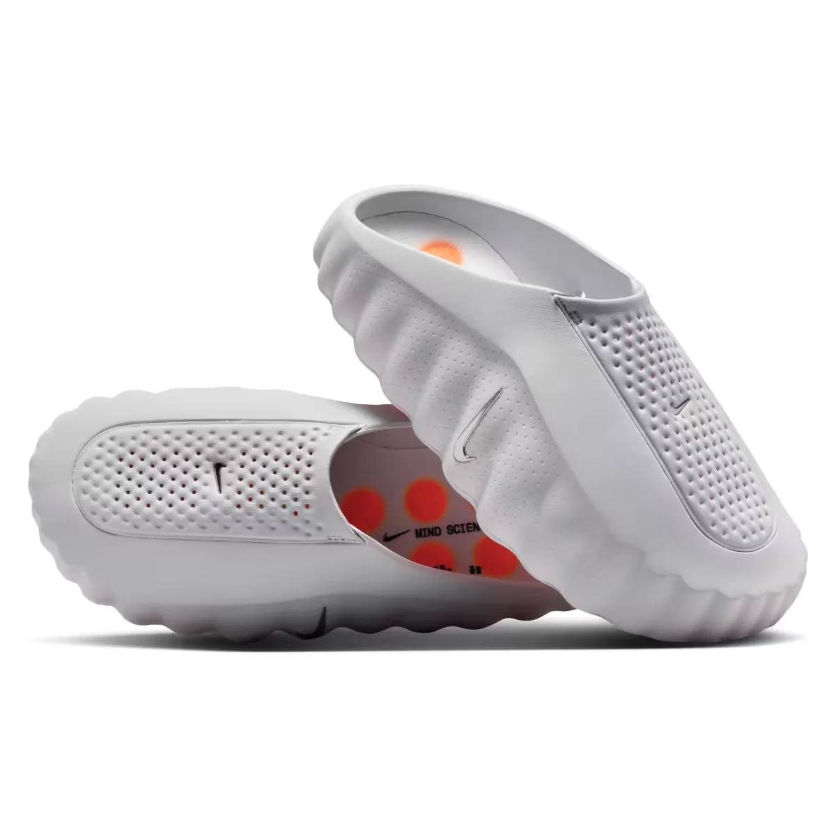 Nike сочетает комфорт и нейробиологию в новых мюлях Mind 001 и Mind 002