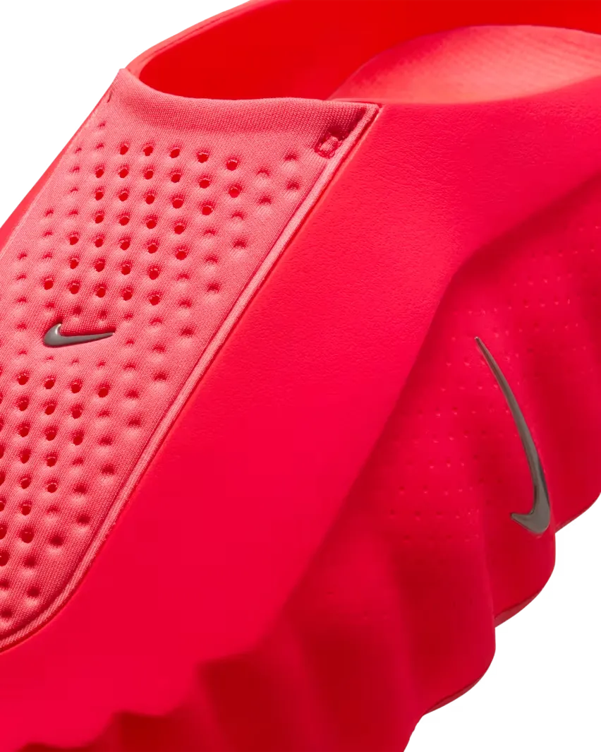 Nike сочетает комфорт и нейробиологию в новых мюлях Mind 001 и Mind 002