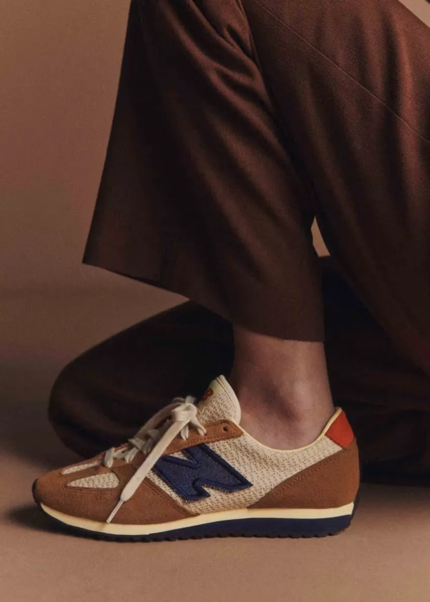 Sézane и New Balance придают модели 471 нотку французской элегантности