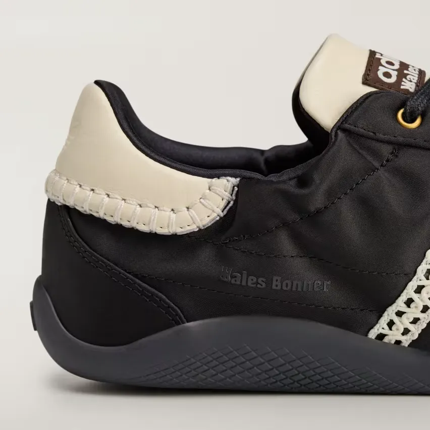 Adidas и Wales Bonner завершают 2025 год шестью яркими моделями кроссовок