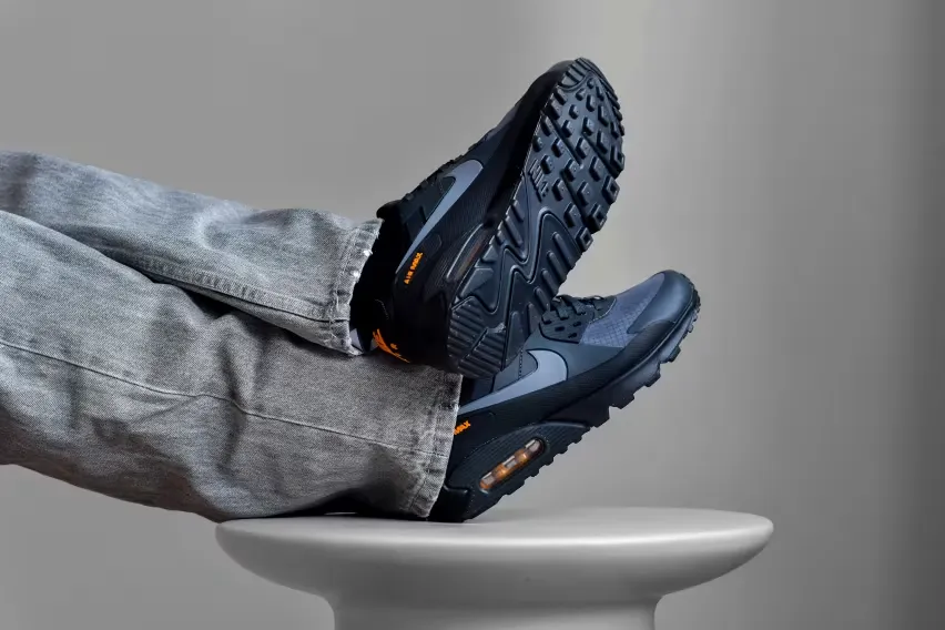 Кроссовки Nike Air Max 90 Drift «Bright Ceramic» сочетают в себе прочную конструкцию и тёплые осенние цвета