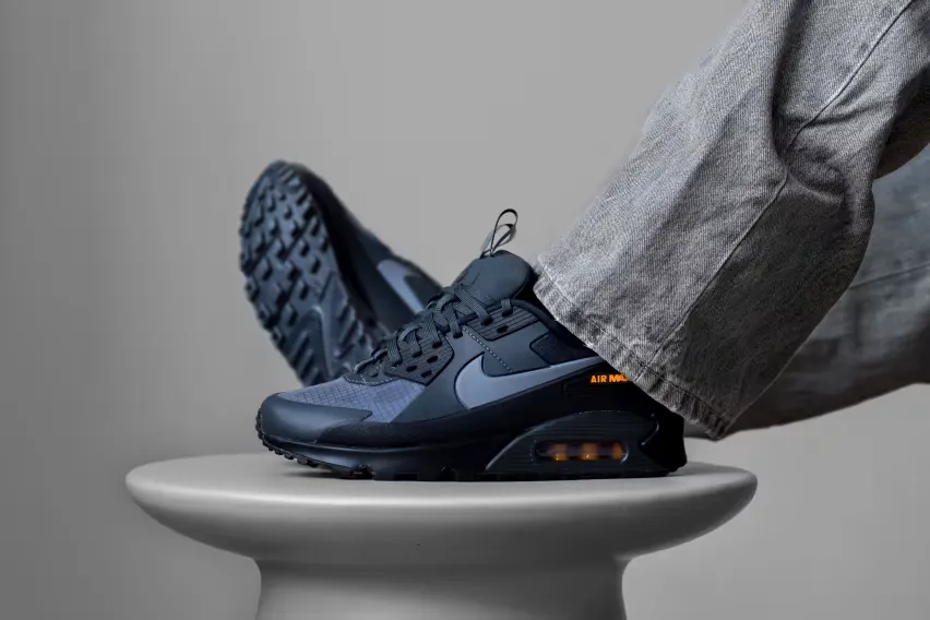 Кроссовки Nike Air Max 90 Drift «Bright Ceramic» сочетают в себе прочную конструкцию и тёплые осенние цвета